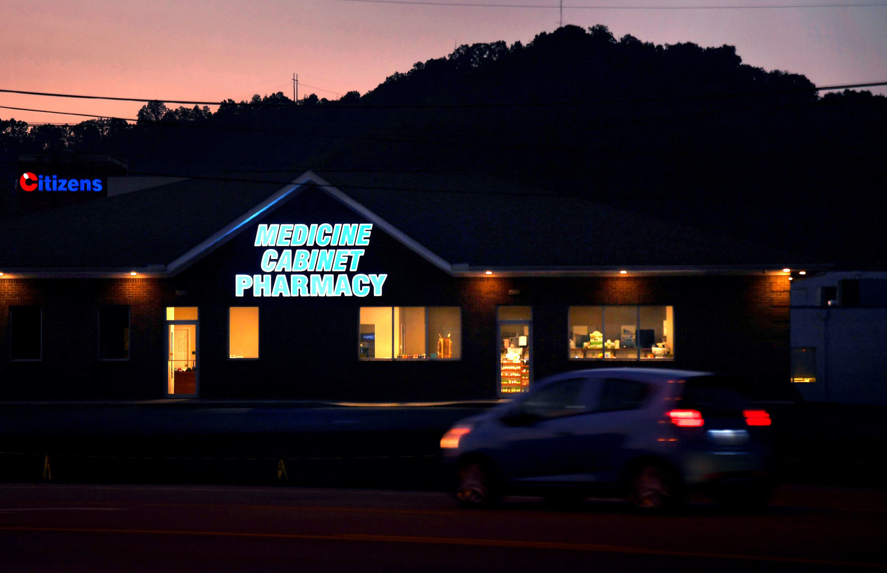 The opioid crisis: 15% of the pharmacies handled nearly half of the pills